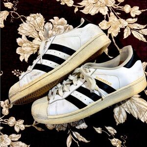 Adidas superstar size 7.5
